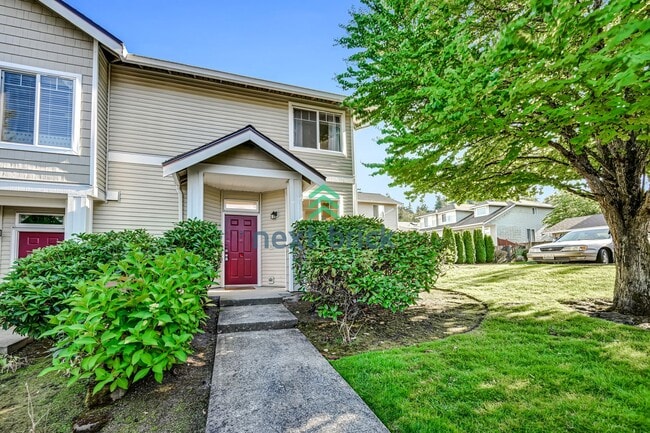 Building Photo - 2 BED & 1.5 BATH TOWNHOUSE FOR RENT