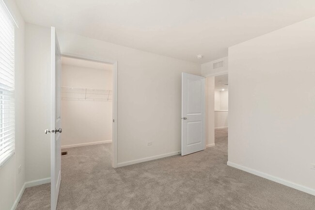 Building Photo - 660 Switchgrass Wy