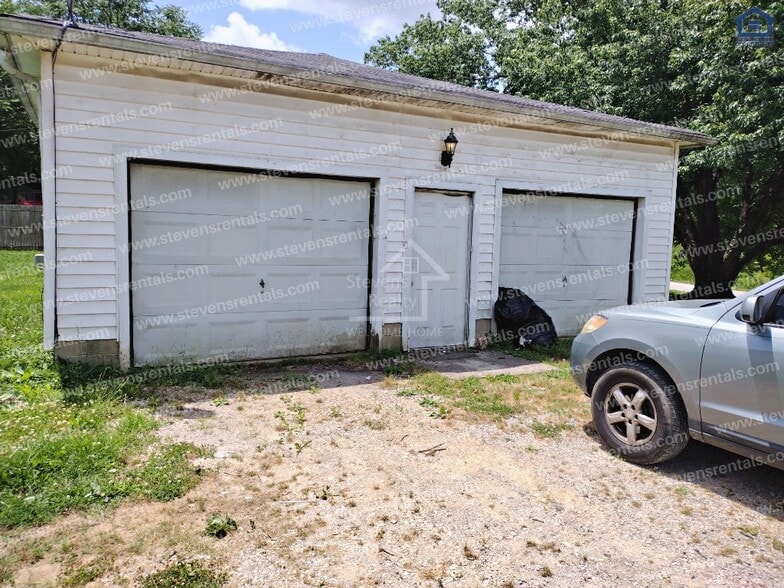 Building Photo - 159 County Farm Rd