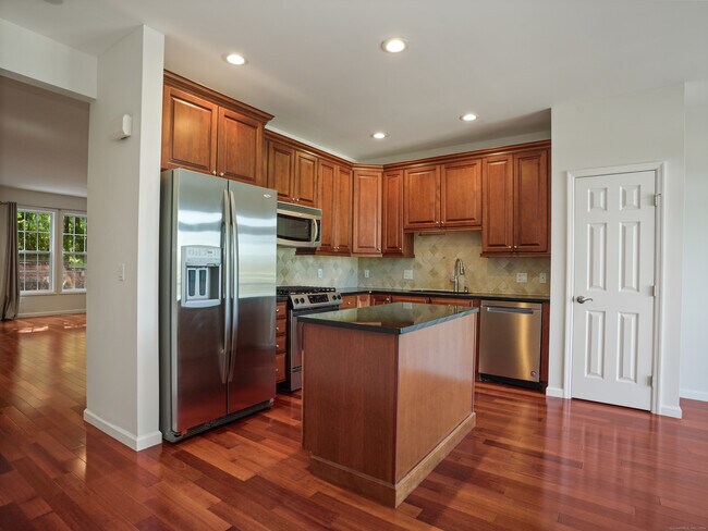 Building Photo - 16 Warrington Round