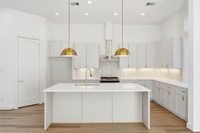 Building Photo - 3828 Wilmer St