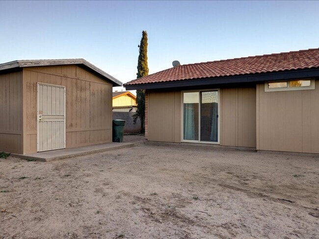 Building Photo - PROMO $500.00 OFF FIRST FULL MONTH'S RENT!