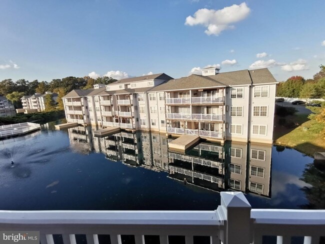 Building Photo - 306 Waters Edge Dr