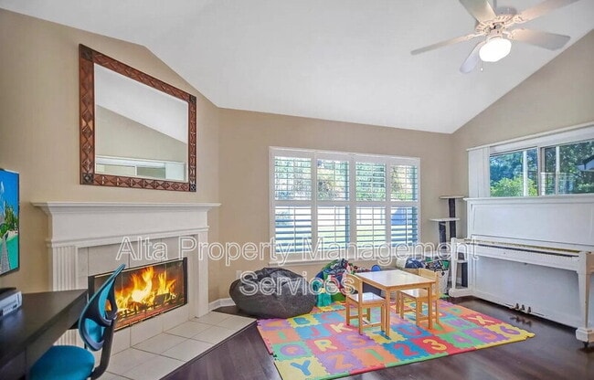 Building Photo - 701 Lake Stone Cir