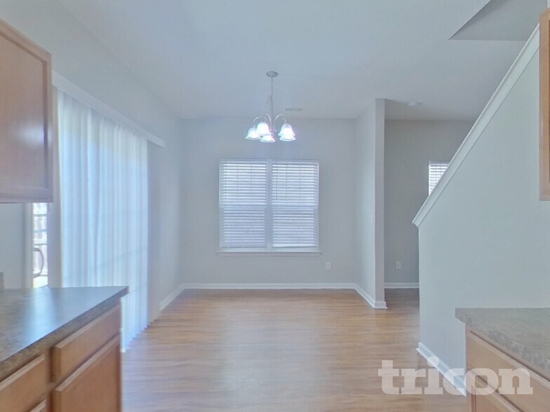 Building Photo - 484 Westmoreland Rd