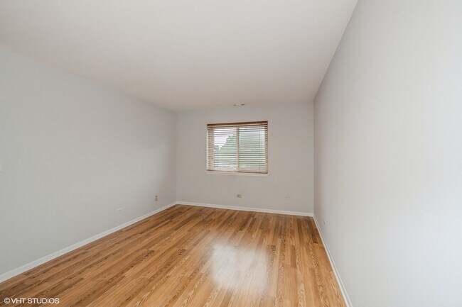 Building Photo - 1112 Castilian Ct