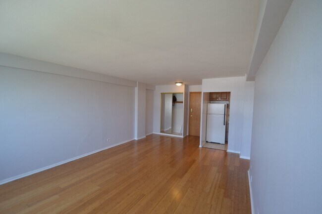 Building Photo - 4180 N Marine Dr