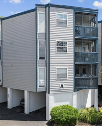 Building Photo - Live Your Best Beach Life in North Myrtle ...