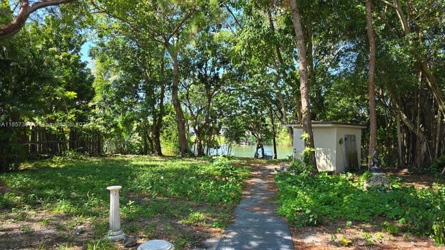 Building Photo - 3801 SW 31st Dr