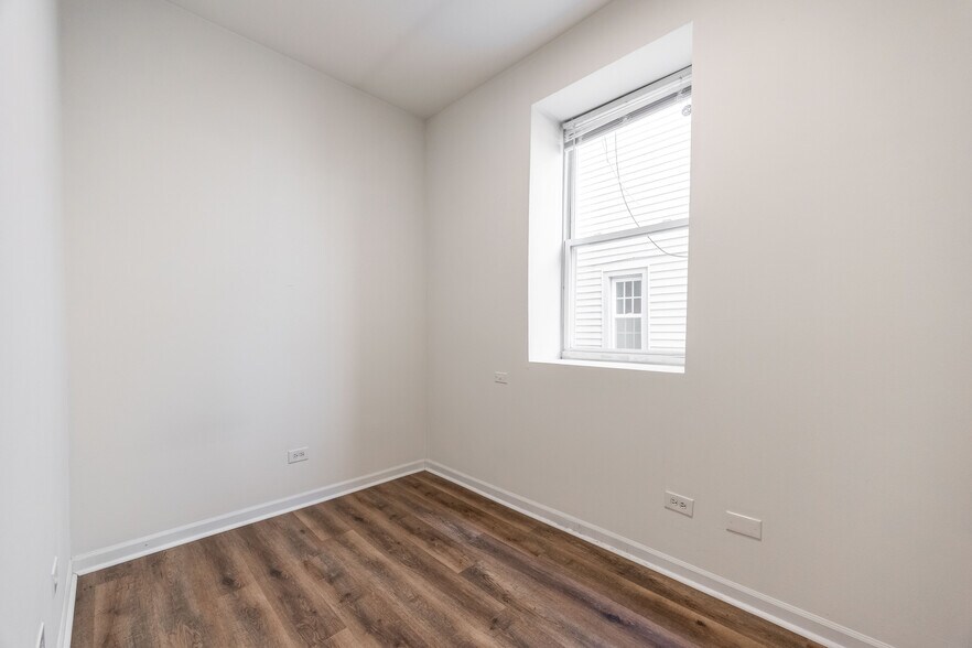 Building Photo - 2112 N Campbell Ave