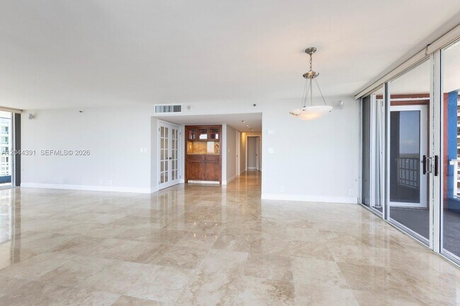 Building Photo - 1627 Brickell Ave