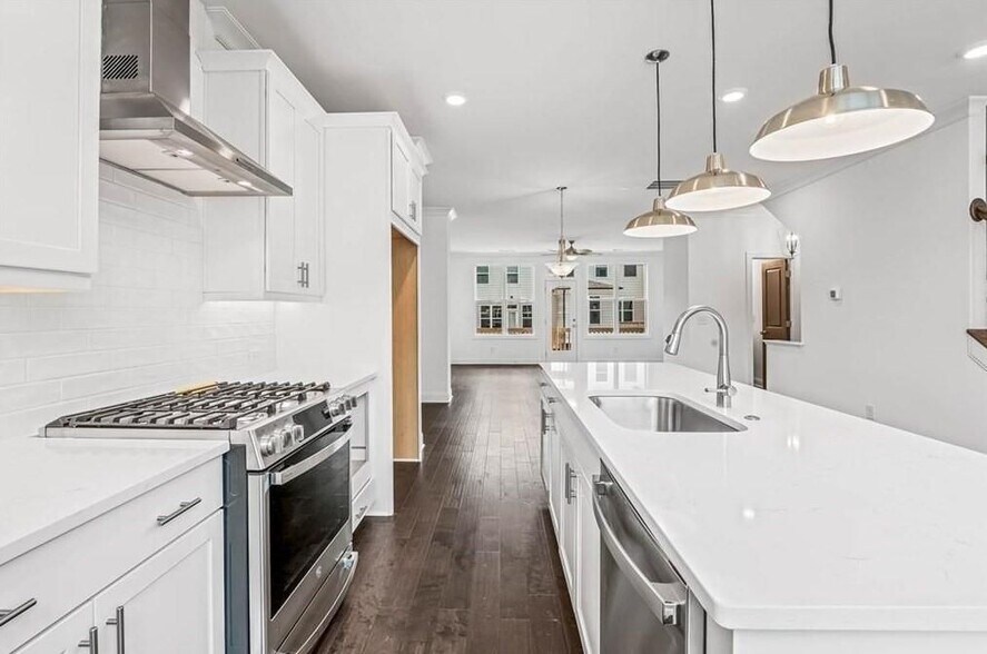 Building Photo - 4590 Sims Pk Overlook