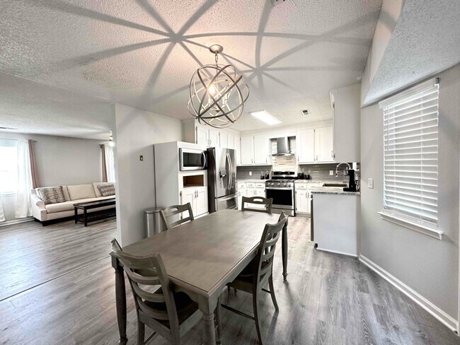 Building Photo - 1750 Dailey Terrace NW