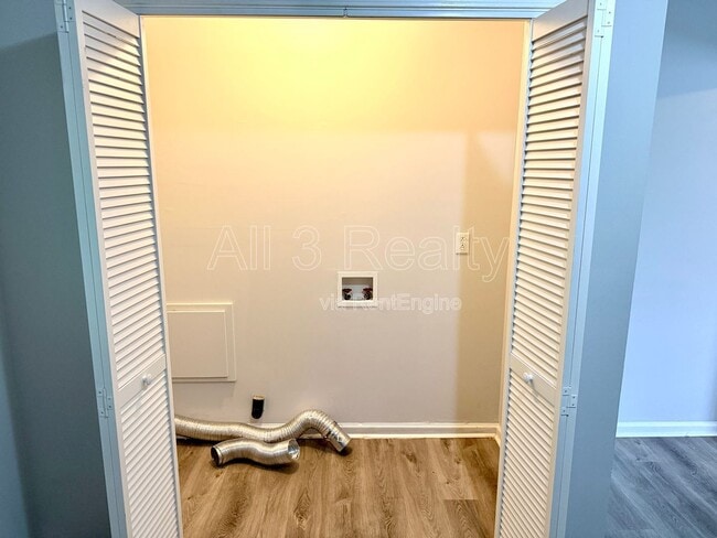 Building Photo - 88 Church St