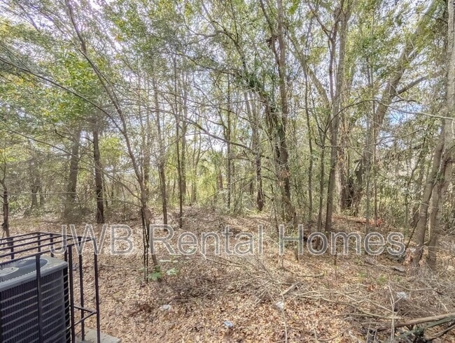 Building Photo - 7876 Playschool Ln