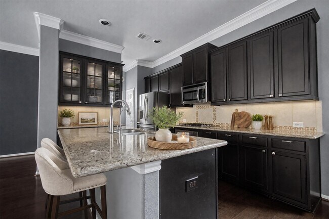 Building Photo - 6363 Fairdale Ln
