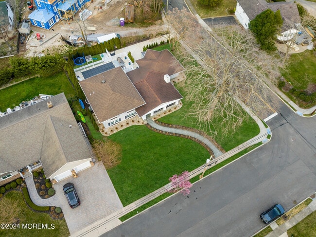 Building Photo - 201 Buttermere Ave