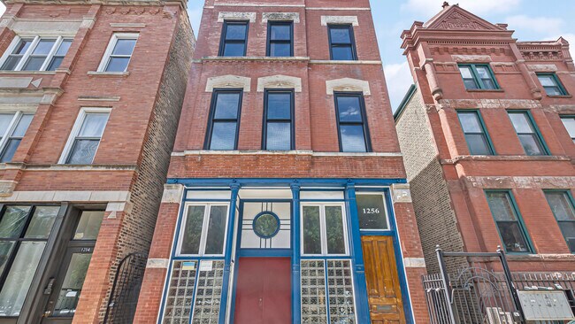 Primary Photo - 1256 N Bosworth Ave