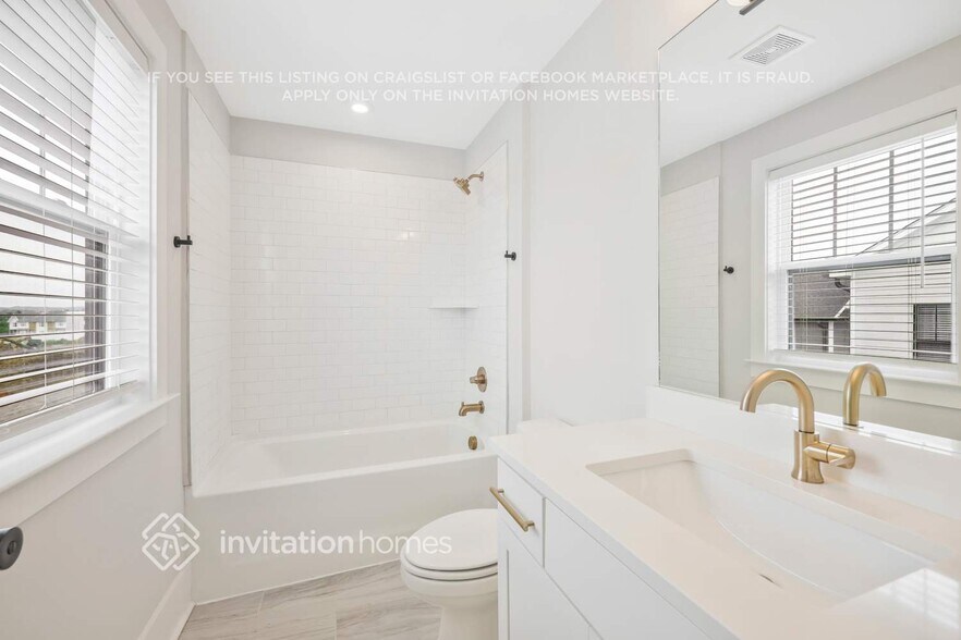 Building Photo - 647 Vernon Ave