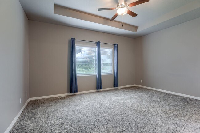 Building Photo - Gorgeous 3 Bedroom In Papillion!!