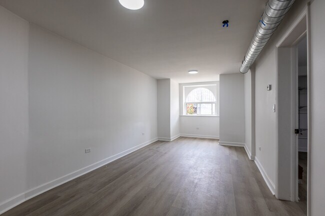 Building Photo - 1841 N Kedzie Ave