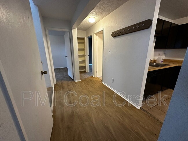 Building Photo - 104 Judson St