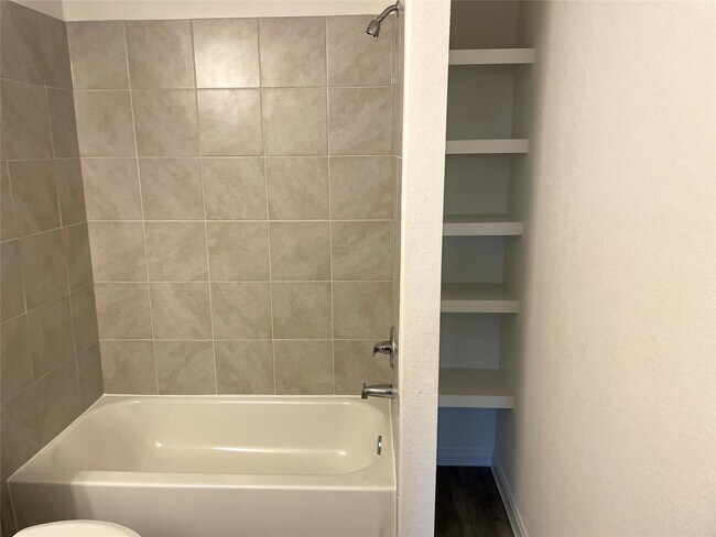 Building Photo - 15111 Sorrento Bay Cir