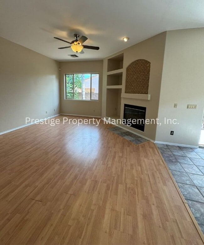Building Photo - Stunning 3-bedroom 2-bathroom home in a ga...
