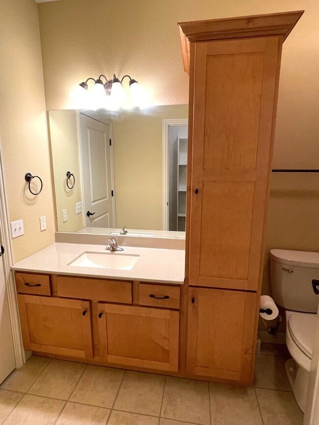 Building Photo - Fully-Furnished 3 Bedroom Condo in Smithton Crossing - Perfect for Traveling Professionals!