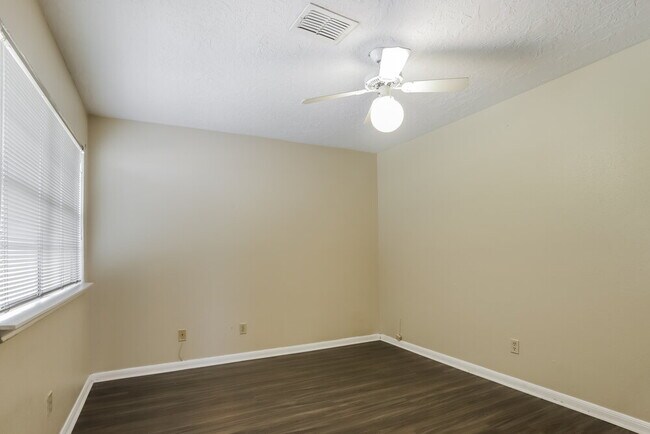 Building Photo - 11807 Gatlinburg Dr