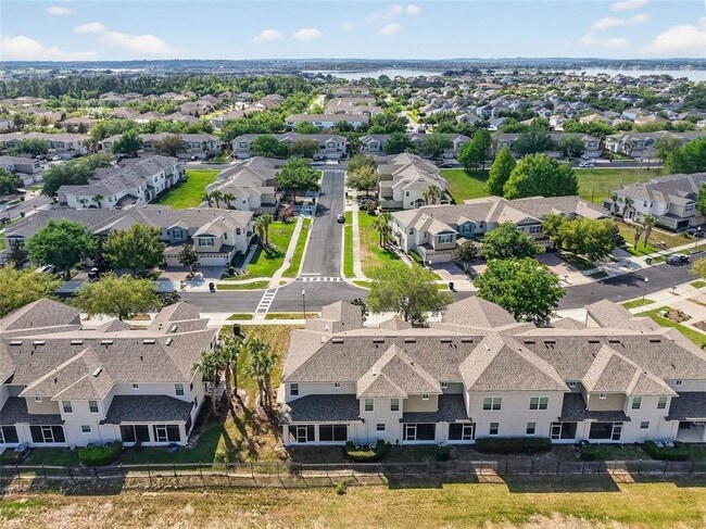 Building Photo - 1323 Priory Cir