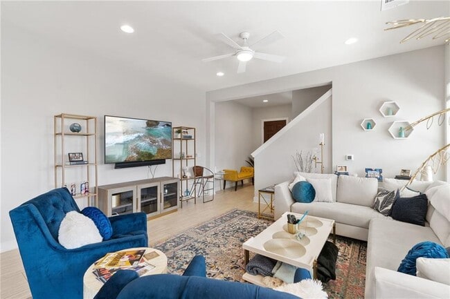 Building Photo - 1514 Arcilla St