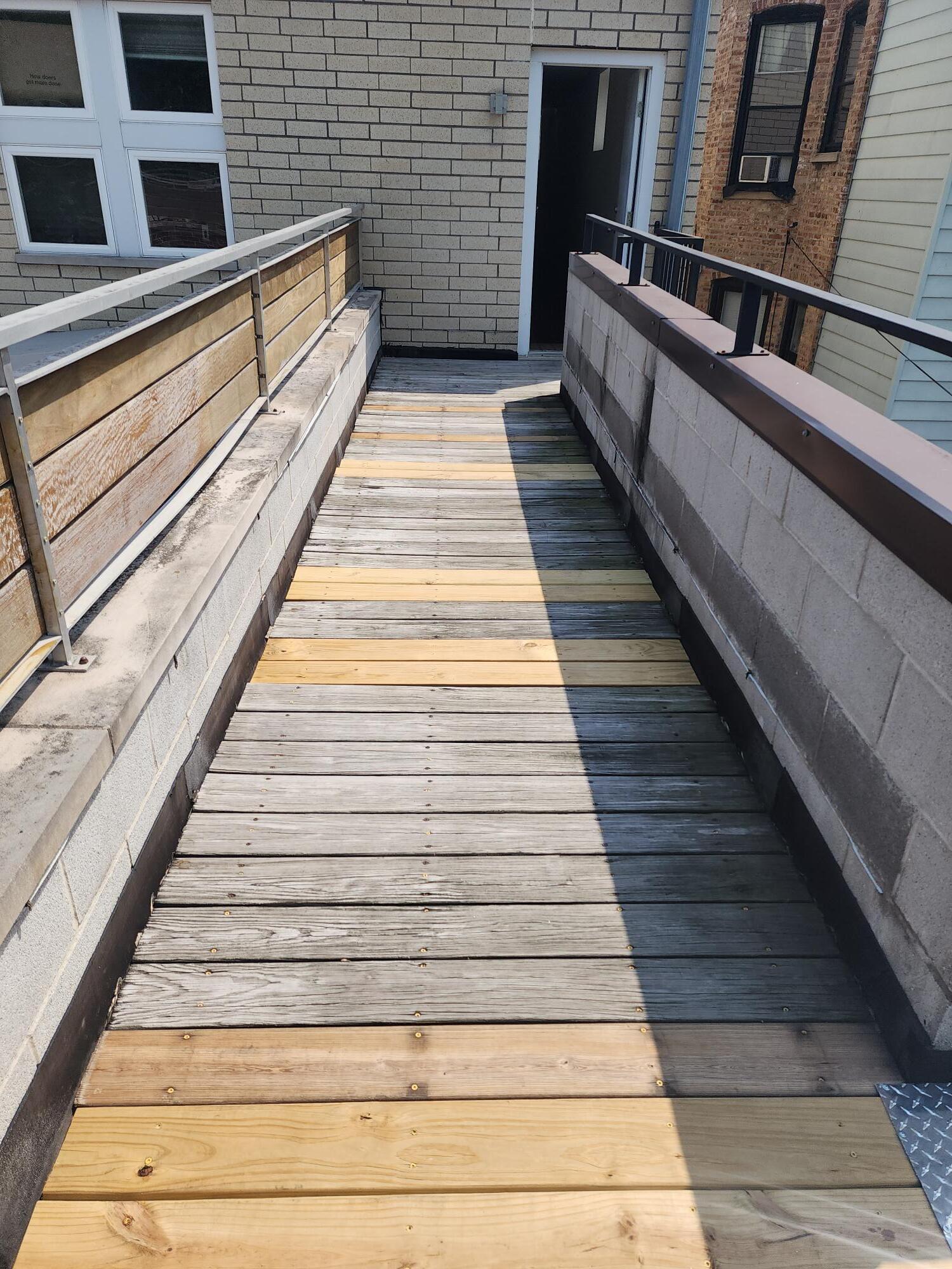 Building Photo - 2456 N California Ave