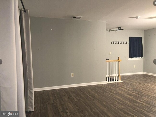 Building Photo - 706 Horseshoe Dr