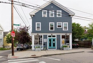 Building Photo - 186 Carpenter St