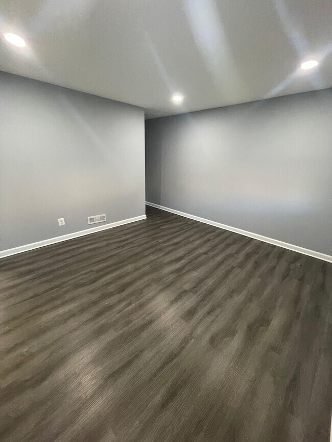 Building Photo - Yale Heights