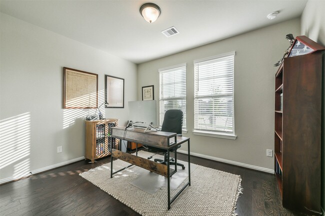 Building Photo - 8307 Divot Trce