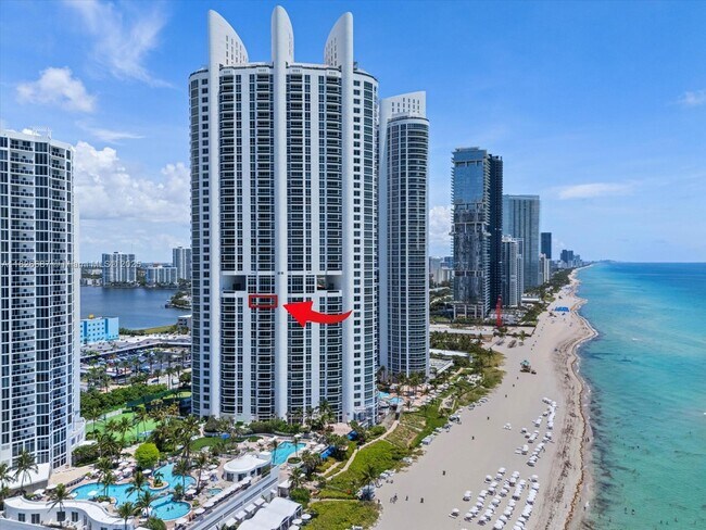 Building Photo - 18101 Collins Ave