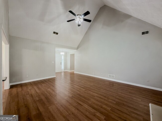 Building Photo - 593 Red Tip Ln