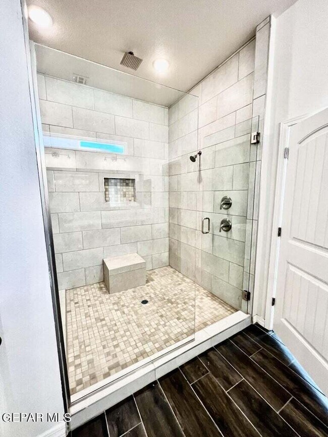 Building Photo - 13652 Glen Vista Ln