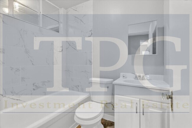 Building Photo - 9901 E Linwood Blvd