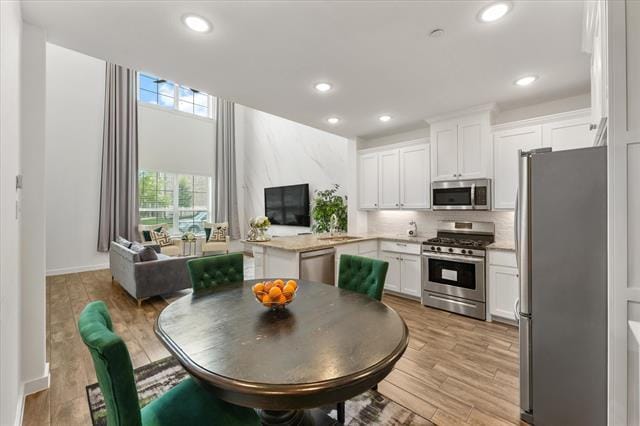 Building Photo - 5824 Ridgeline Dr