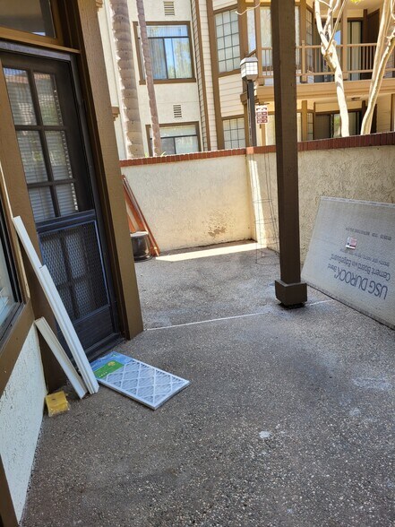 Building Photo - 2563 Plaza del Amo