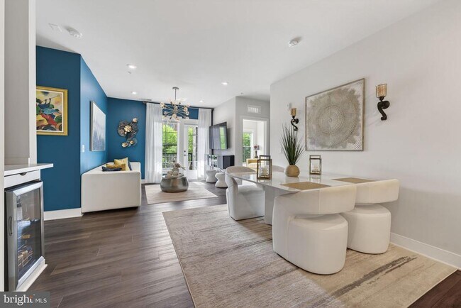 Building Photo - 102 St Ives Pl