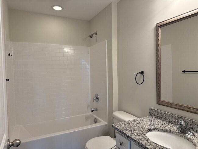 Building Photo - 117 Weaver Way