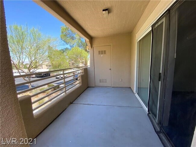Building Photo - 1901 Desert Falls Ct