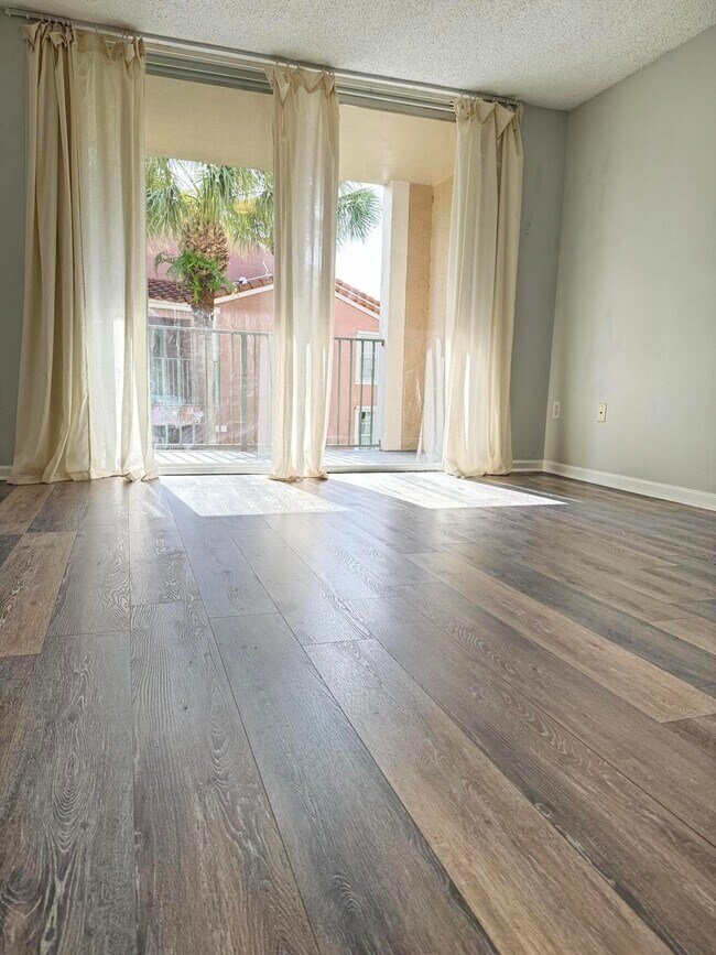 Building Photo - 7896 Sonoma Springs Cir