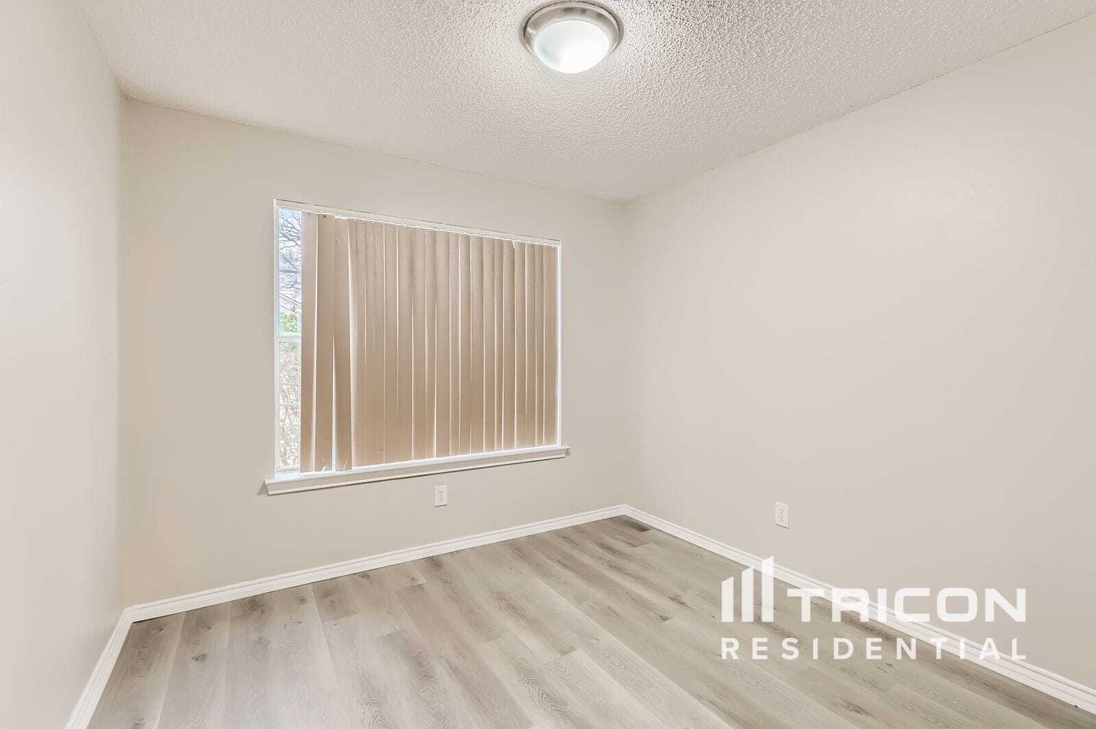Building Photo - 1008 Brittany Dr