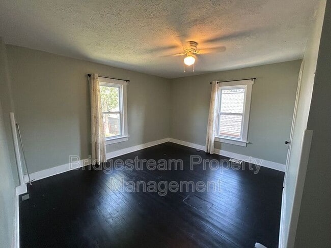 Building Photo - 266 McClure St
