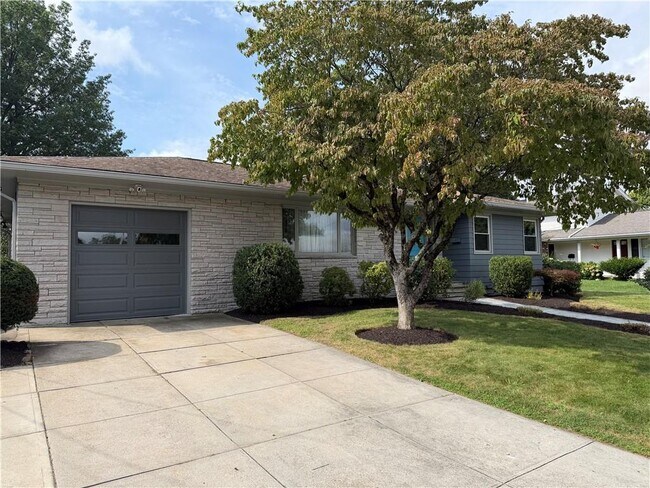 Building Photo - 2 Wardlaw Ct